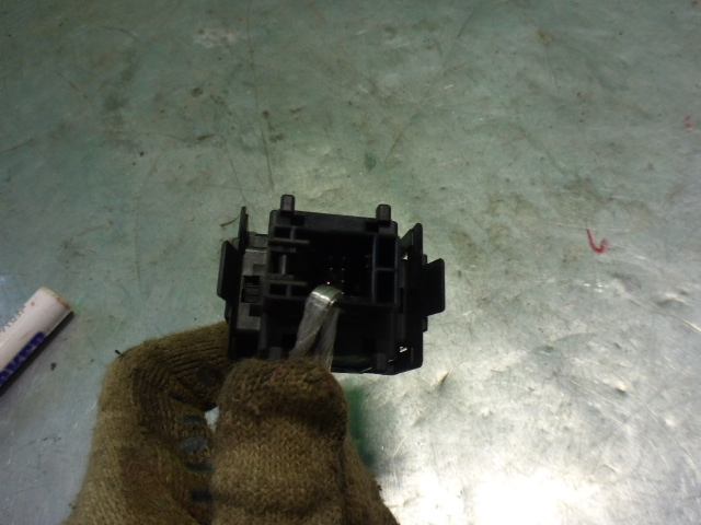 Кнопка корректора фар