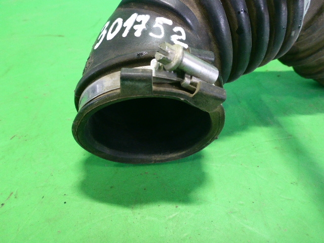 Патрубок воздушного фильтра