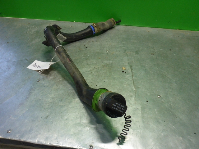 Горловина топливного бака