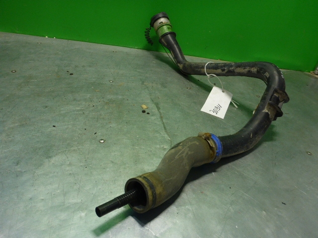 Горловина топливного бака