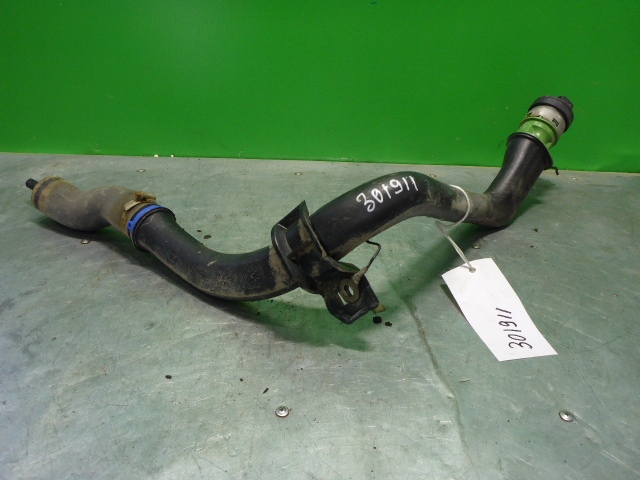 Горловина топливного бака