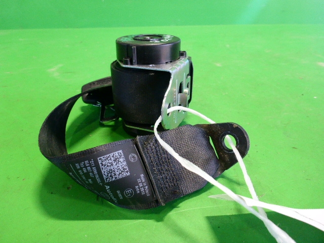 Ремень безопасности