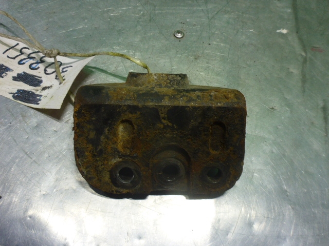 Кронштейн двигателя правый