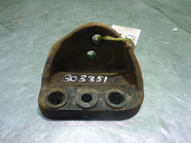 Кронштейн двигателя правый