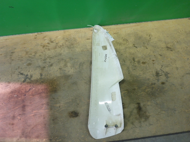 Спойлер (дефлектор) крышки багажника