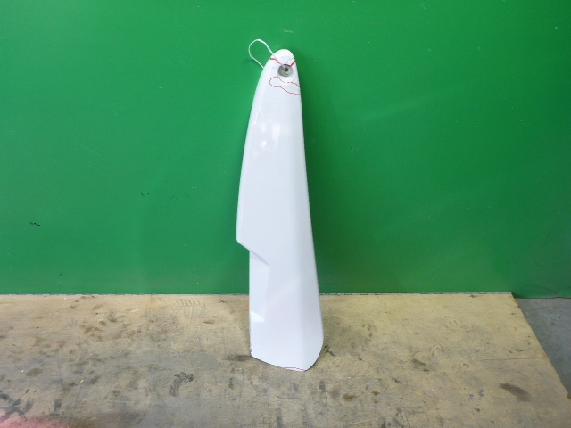 Спойлер (дефлектор) крышки багажника