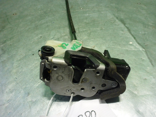 Замок двери задней правой