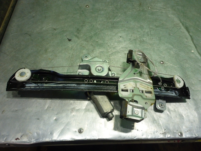 Стеклоподъемник электр. передний правый