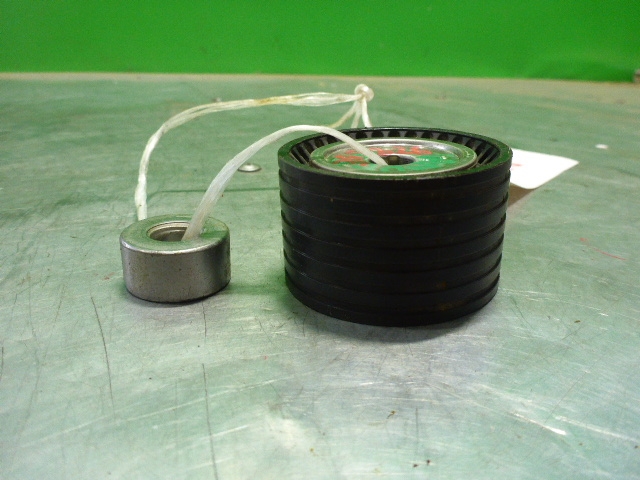 Ролик-натяжитель