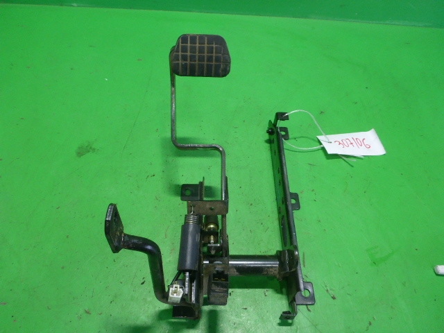 Педаль сцепления