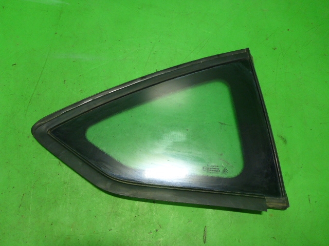 Стекло кузовное глухое правое