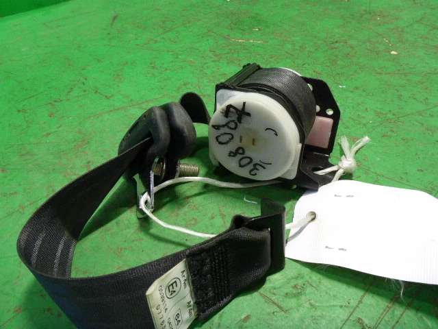 Ремень безопасности