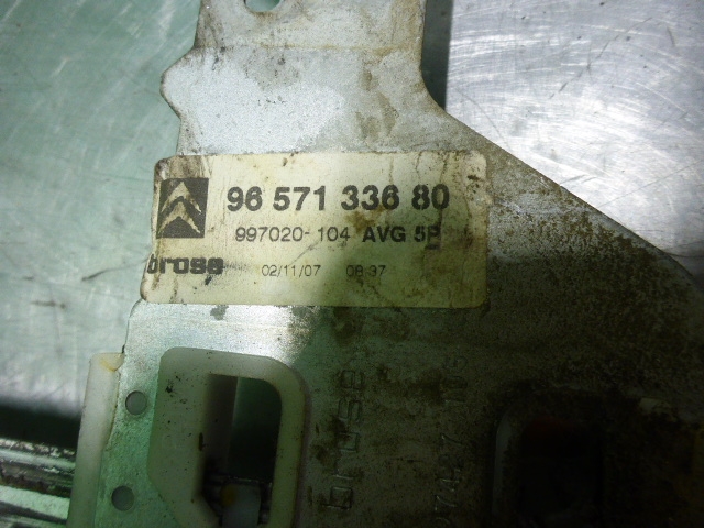 Стеклоподъемник электр. передний левый