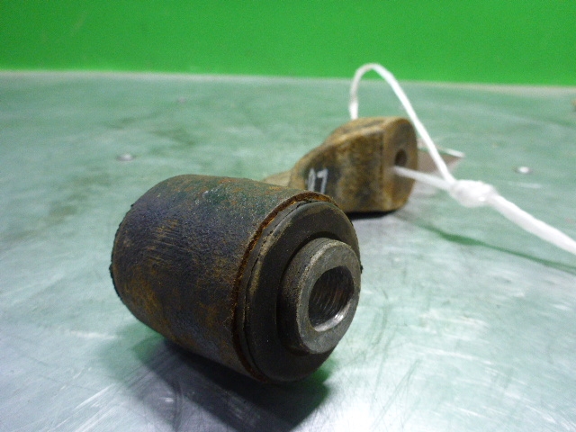 Кронштейн двигателя правый