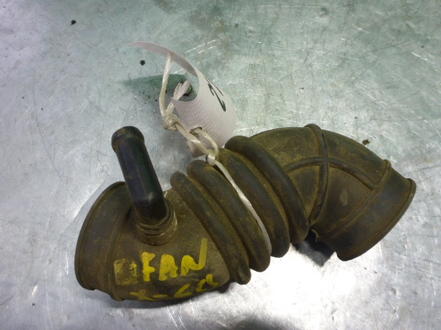 Патрубок воздушного фильтра