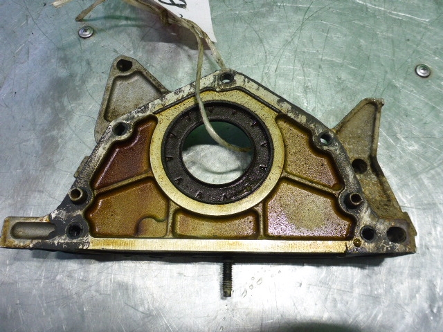 Крышка двигателя передняя