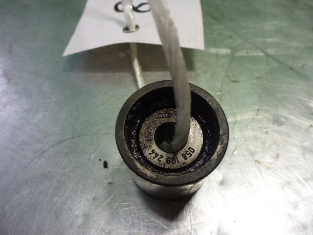 Ролик-натяжитель