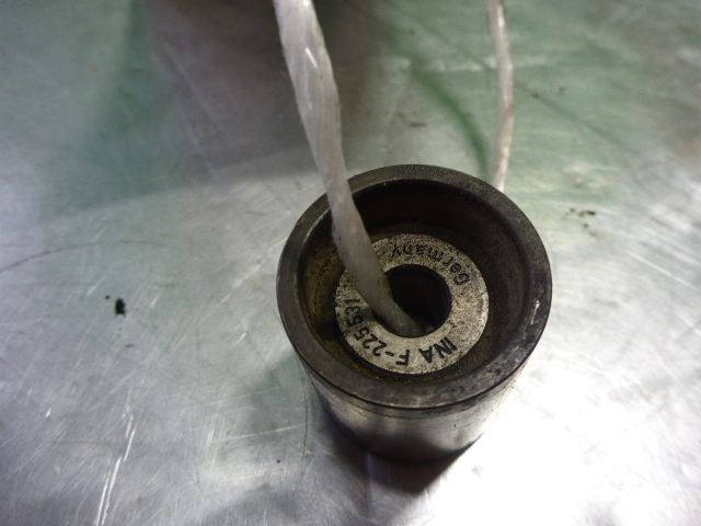 Ролик-натяжитель