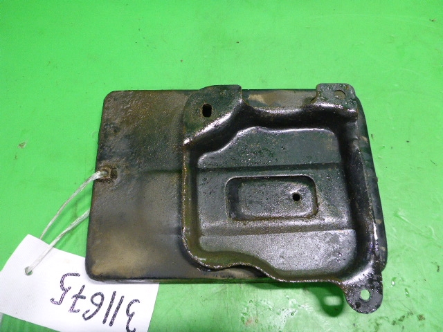 Площадка под аккумулятор (АКБ)