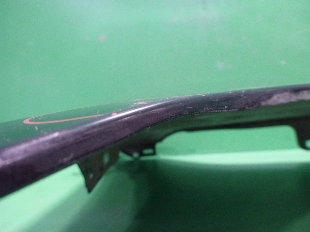 Крыло переднее правое