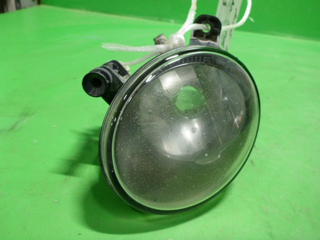 Фара противотуманная правая