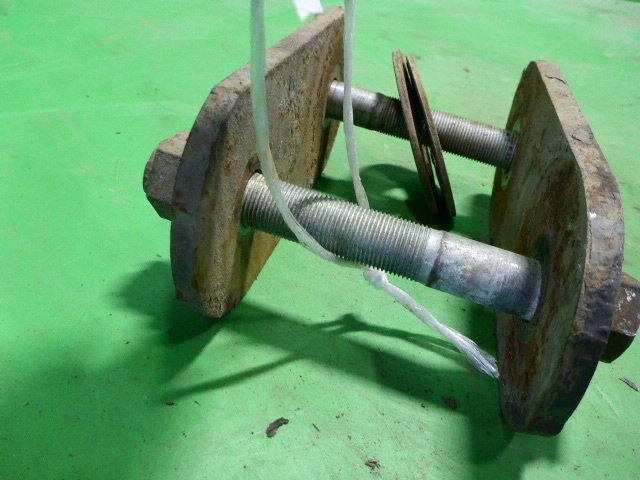 Серьга передней рессоры