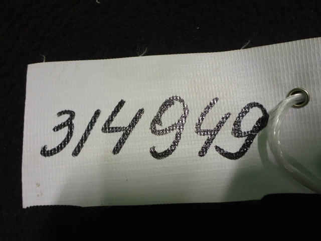 Стекло двери передней левой (форточка)