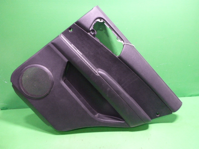 Обшивка двери задней правой