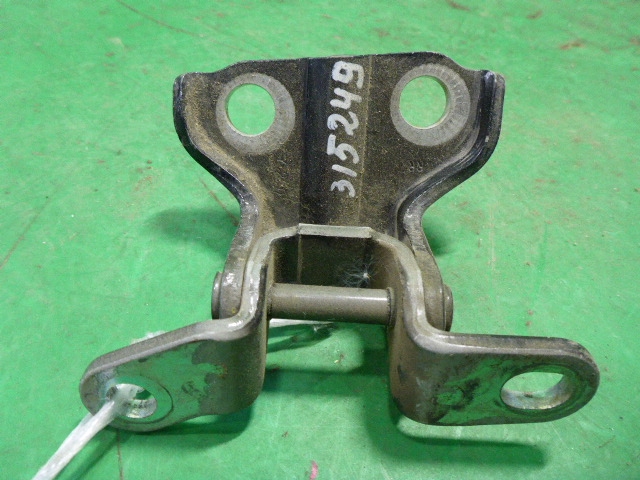 Петля двери задней правой верхняя