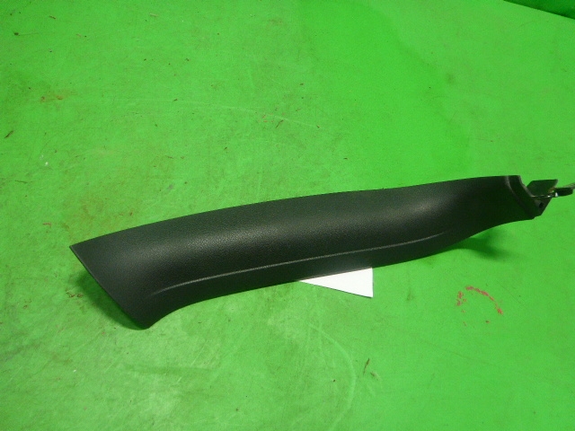 Обшивка двери багажника