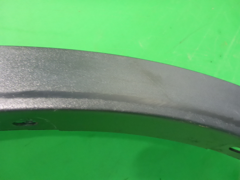 Накладка переднего крыла правого