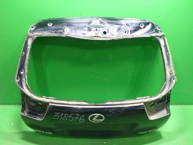 Дверь багажника