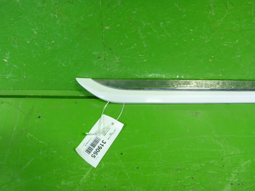 Накладка двери задней правой