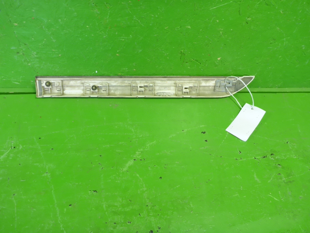 Накладка двери задней правой