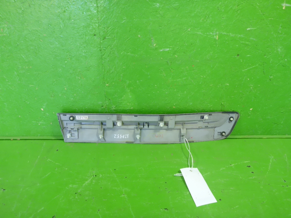 Накладка двери задней правой