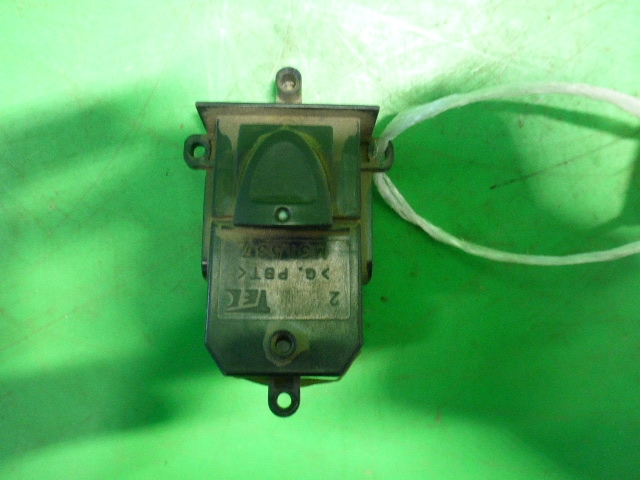 Кнопка стеклоподъемника