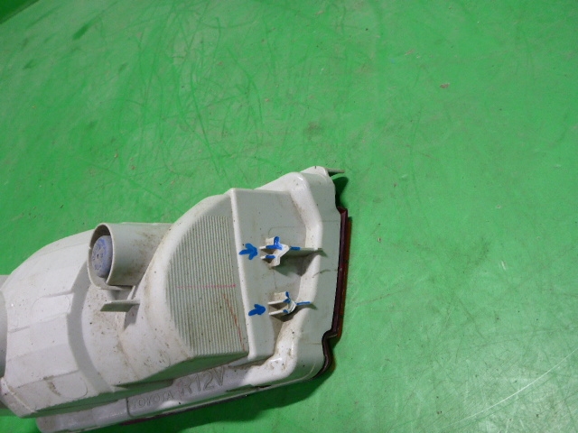 Фонарь задний в бампер правый