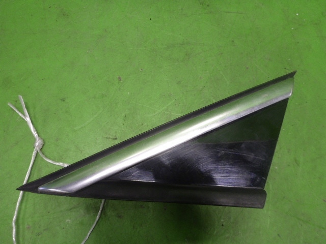 Накладка переднего крыла левого