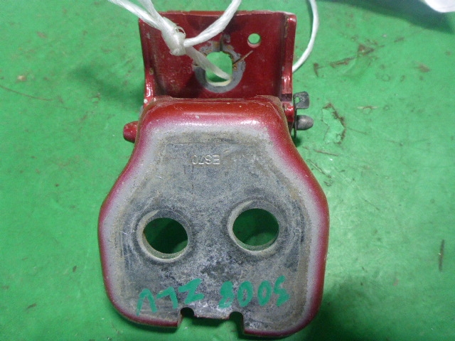 Петля двери задней левой верхняя