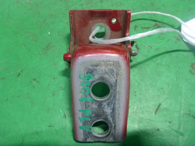 Петля двери передней левой верхняя