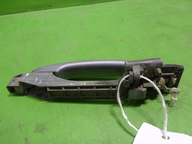 Ручка двери передней наружная правая