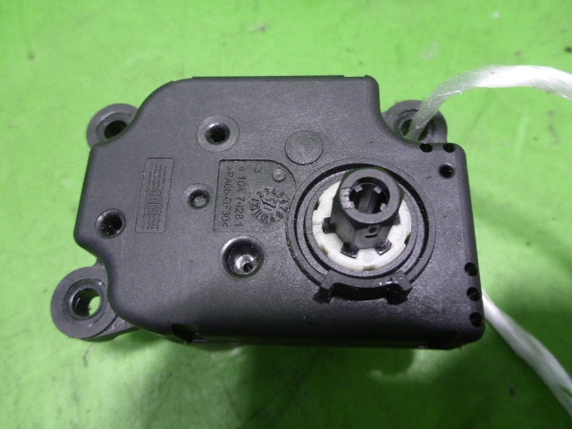 Моторчик заслонки печки