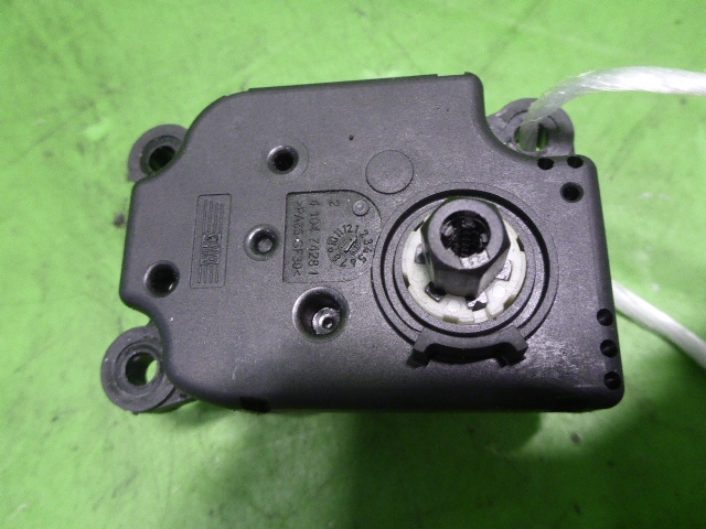 Моторчик заслонки печки