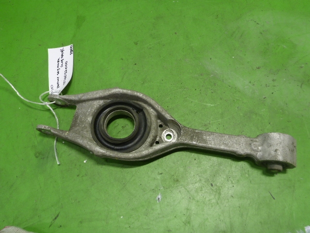 Рычаг задний нижний