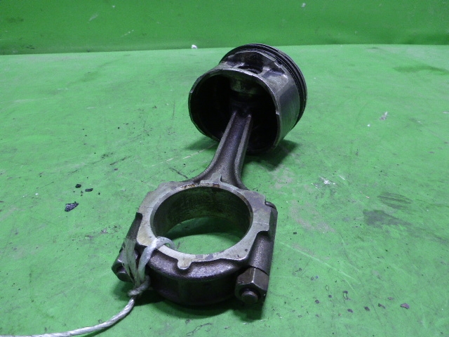 Поршень с шатуном