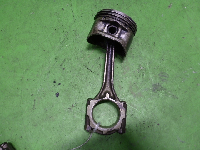 Поршень с шатуном