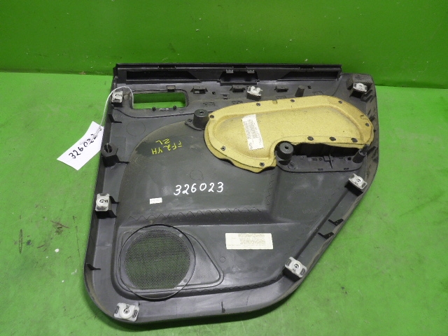 Обшивка двери задней левой