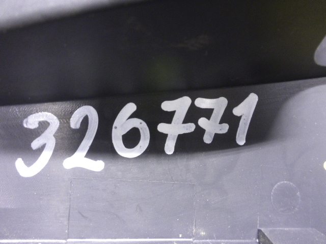 Держатель задней полки