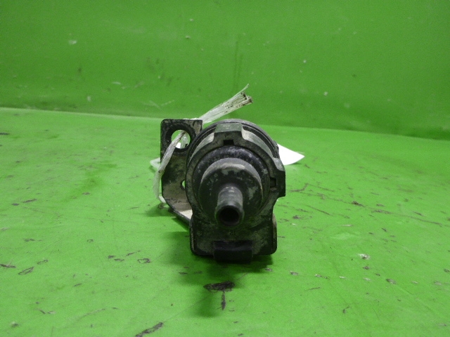 Клапан вентиляции топливного бака