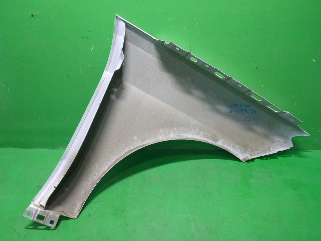 Крыло переднее левое